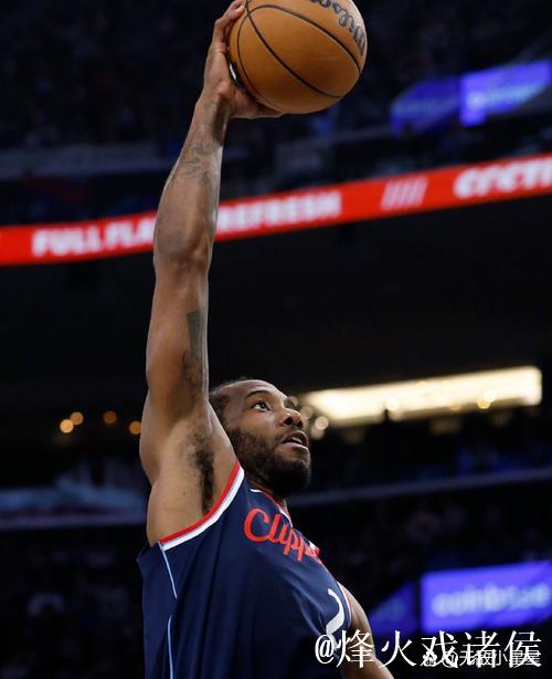 斯潘塞成为本赛季第10位面对快船,投进至少6个三分的球员 斯潘塞成为本赛季第10位面对快船,投进至少6个三分的球员