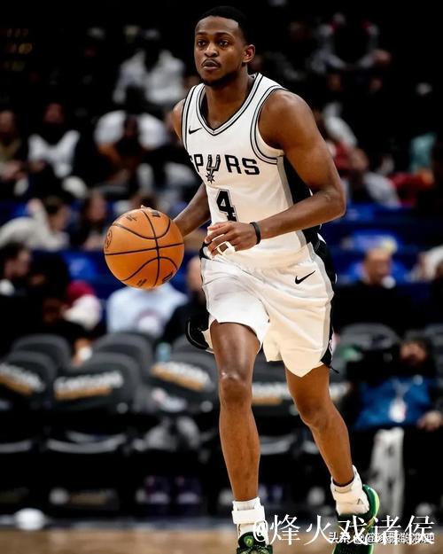 最后的调整!马刺社媒晒决赛前的球员训练组图,福克斯出镜 最后的调整!马刺社媒晒决赛前的球员训练组图,福克斯出镜