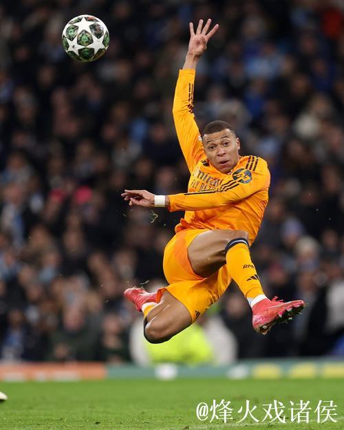 队报：姆巴佩疼痛剧烈仍在尝试合练，但出战曼城